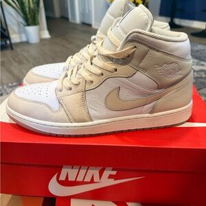 Nike Air Jordan Air Jordan 1 Mid SE Men's White/Guava Ice-Sea Glass Sneakers